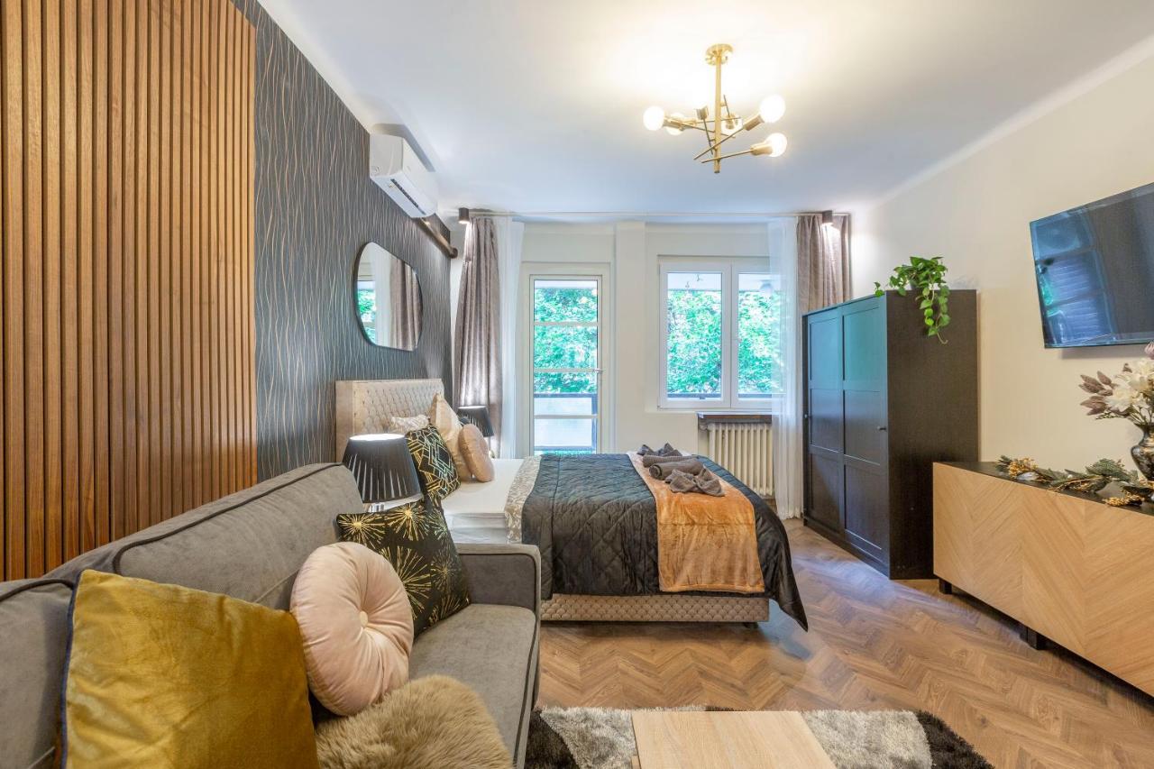 Stylish Quentin Apartment In The King Street Budapest Exterior foto