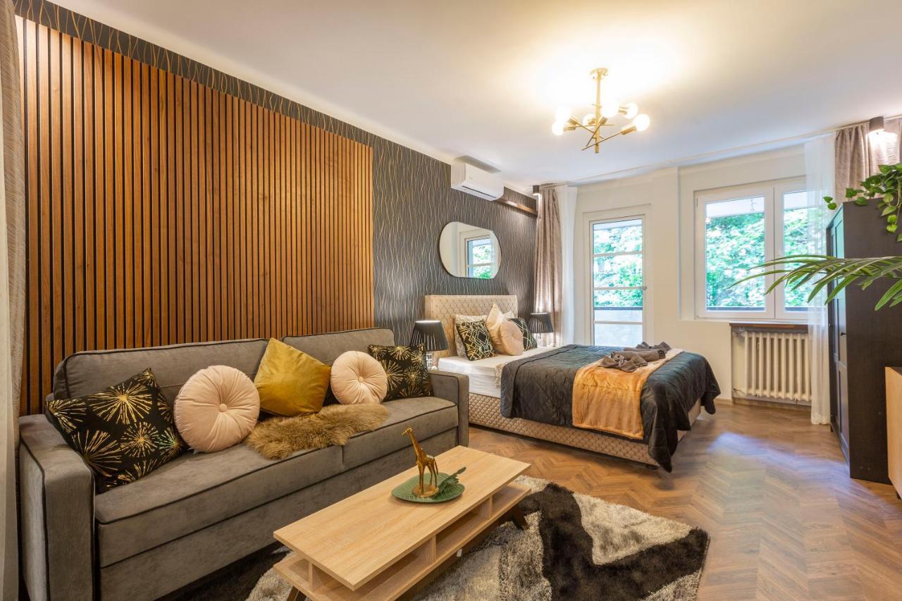 Stylish Quentin Apartment In The King Street Budapest Exterior foto
